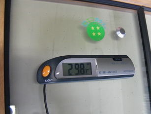 �X�y�[�V�A�f���@�̉��x�Z���T�[